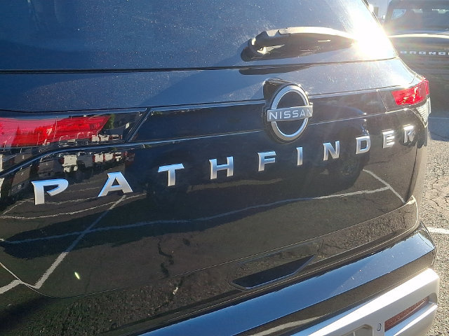 Used 2022 Nissan Pathfinder Platinum w/ Cargo Package AWD/4WD image 41