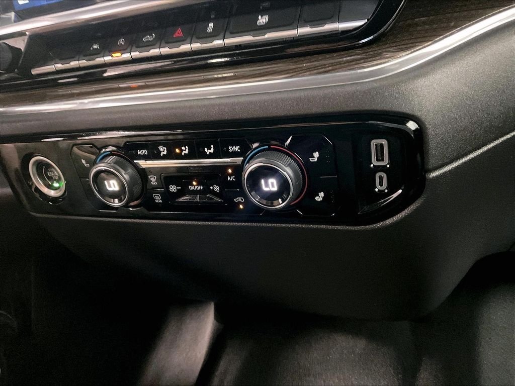 Used 2023 Chevrolet Silverado 1500 LT AWD/4WD image 26