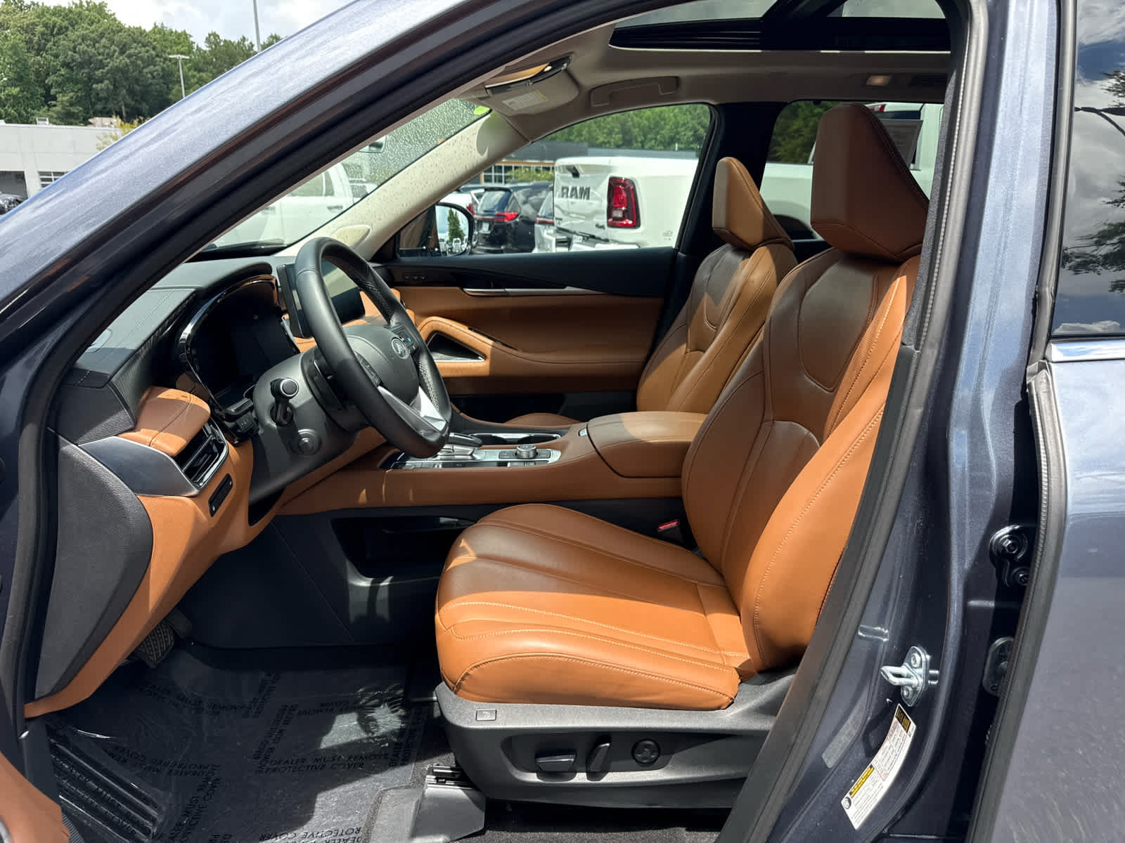 Used 2025 INFINITI QX60 Sensory AWD/4WD image 12