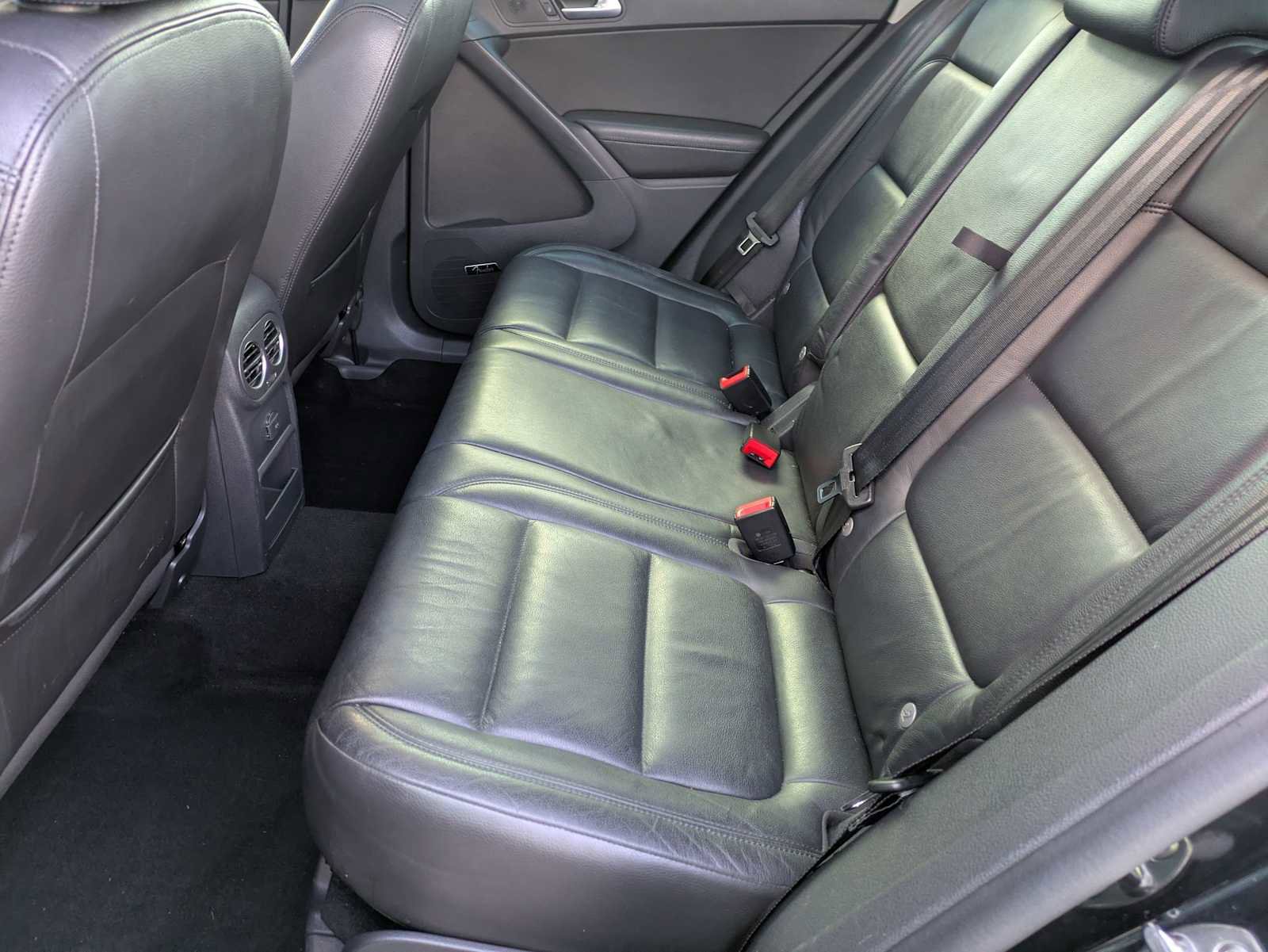 Used 2016 Volkswagen Tiguan SEL image 19