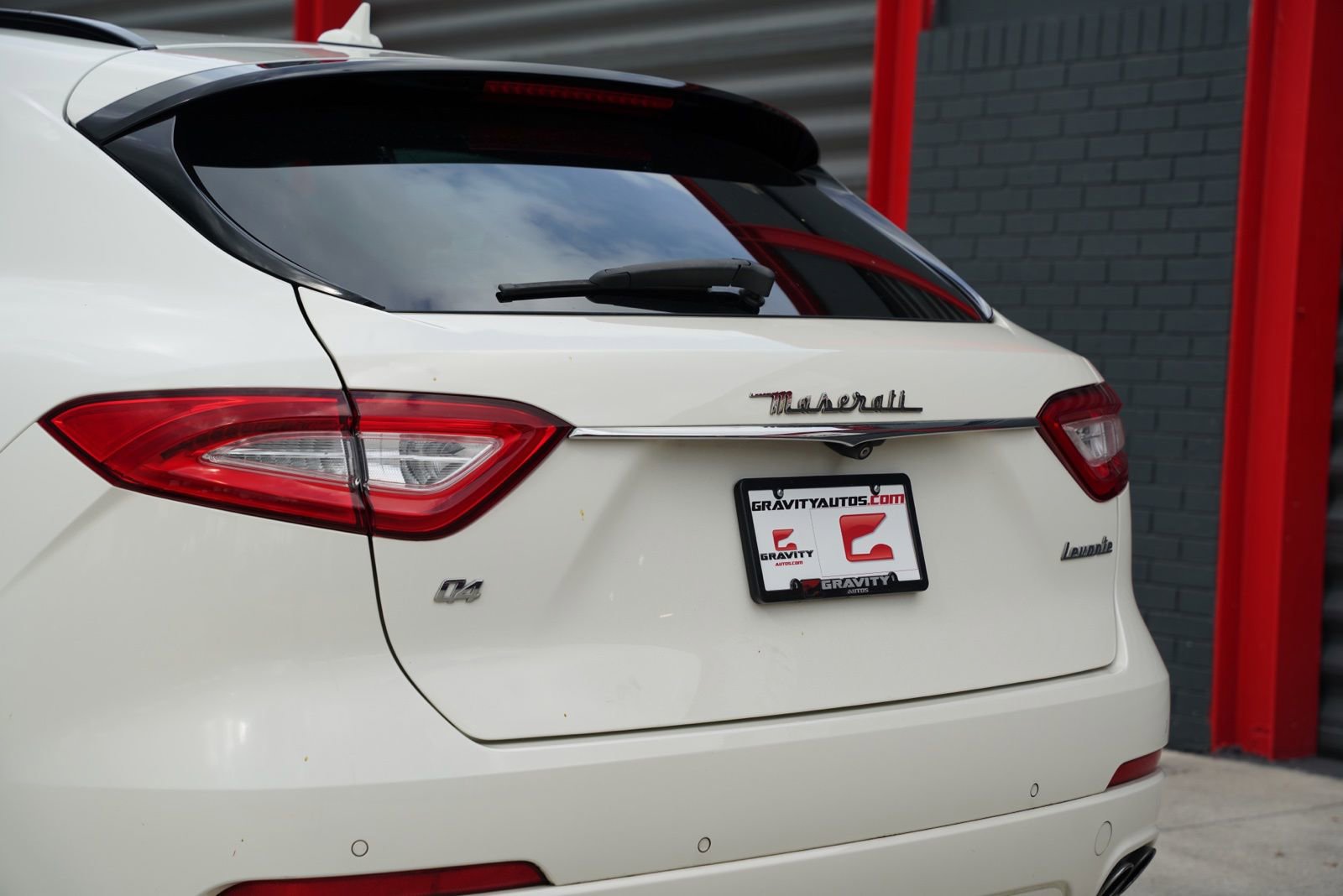 Used 2019 Maserati Levante image 9