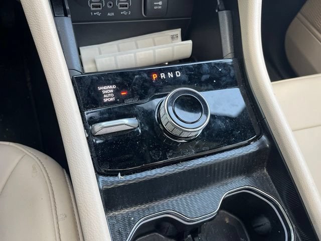 Used 2025 Jeep Grand Cherokee Limited AWD/4WD image 16