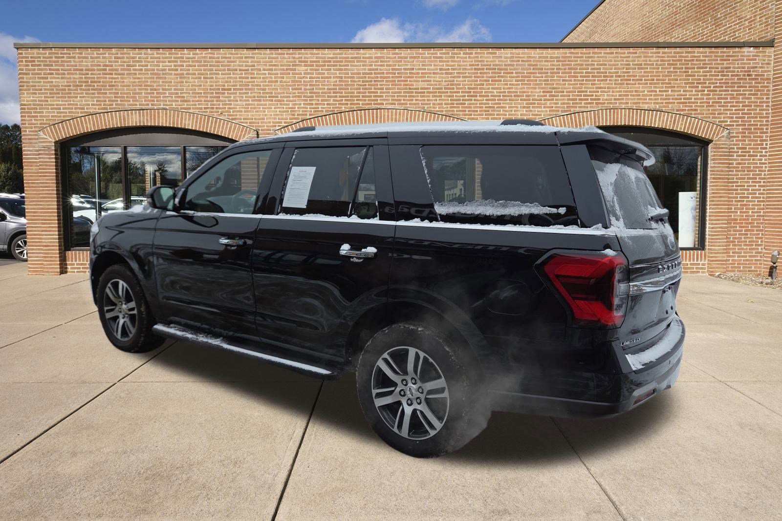 Used 2024 Ford Expedition Limited image 5