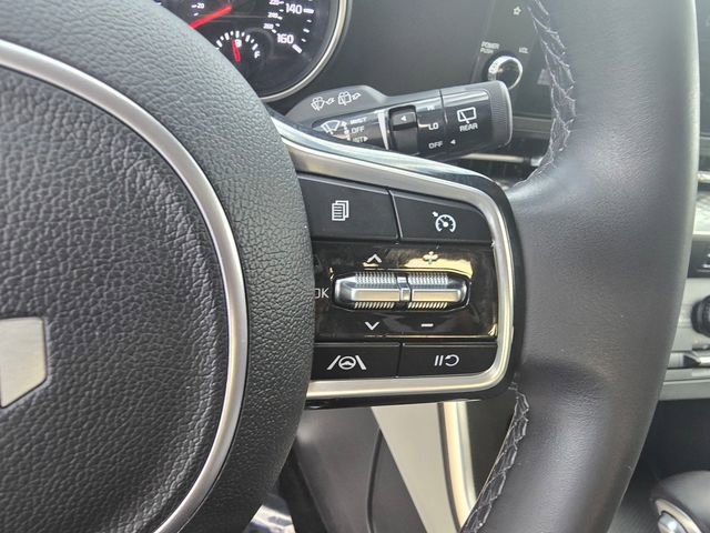 Used 2024 Kia Carnival LX FWD image 32