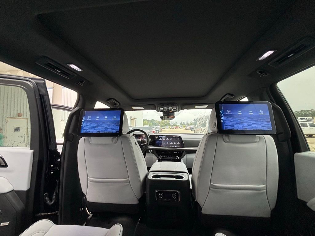 New 2026 Chevrolet Suburban Premier image 10
