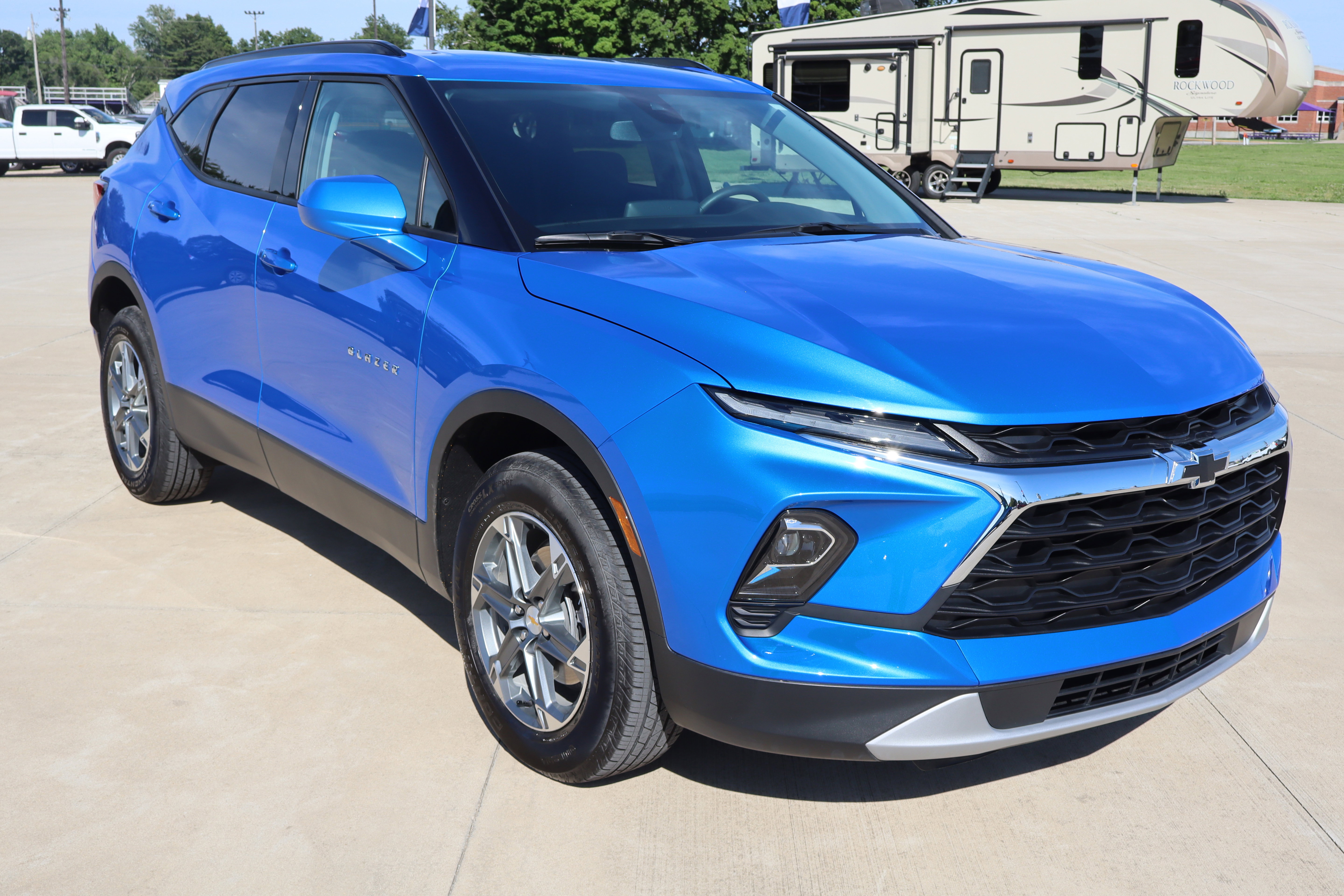 Used 2024 Chevrolet Blazer LT w/ Convenience Package FWD image 3