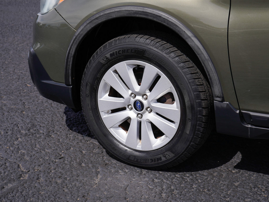 Used 2015 Subaru Outback 2.5i Premium AWD/4WD image 5