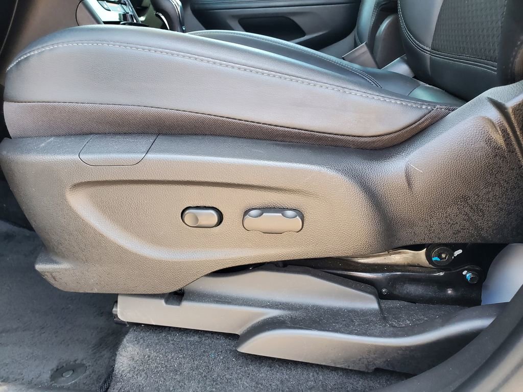 Used 2020 Buick Encore Preferred w/ Safety Package image 16
