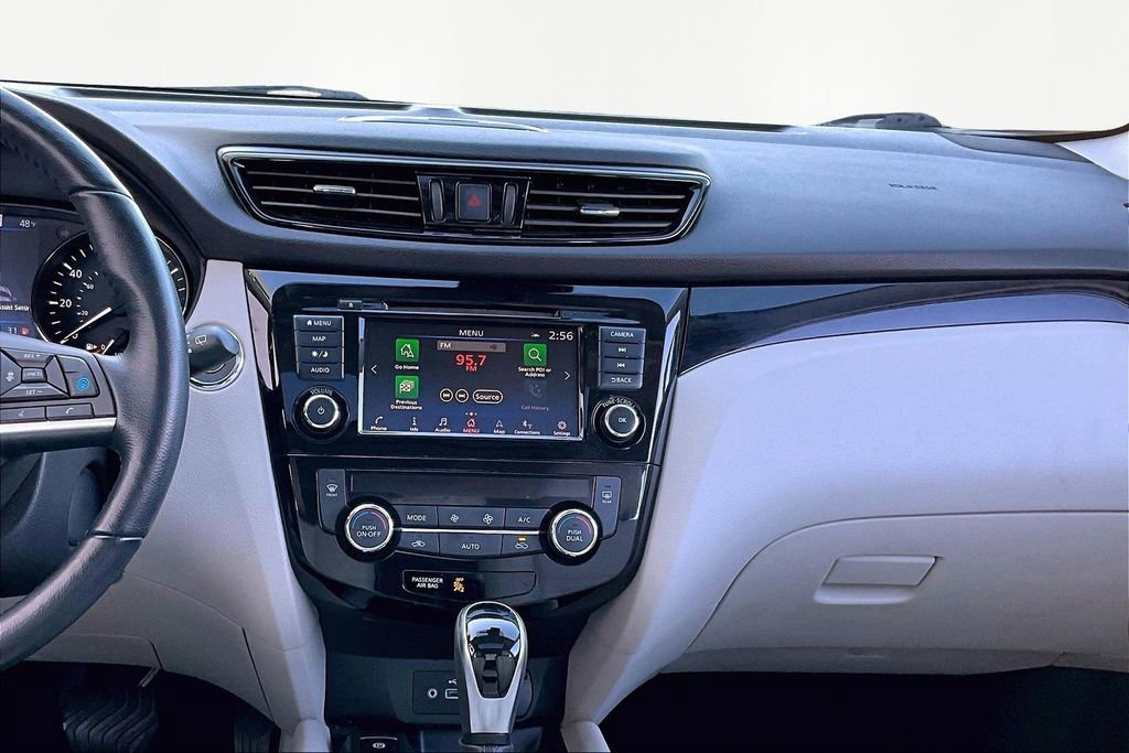 Used 2022 Nissan Rogue Sport SL w/ Premium Package image 11