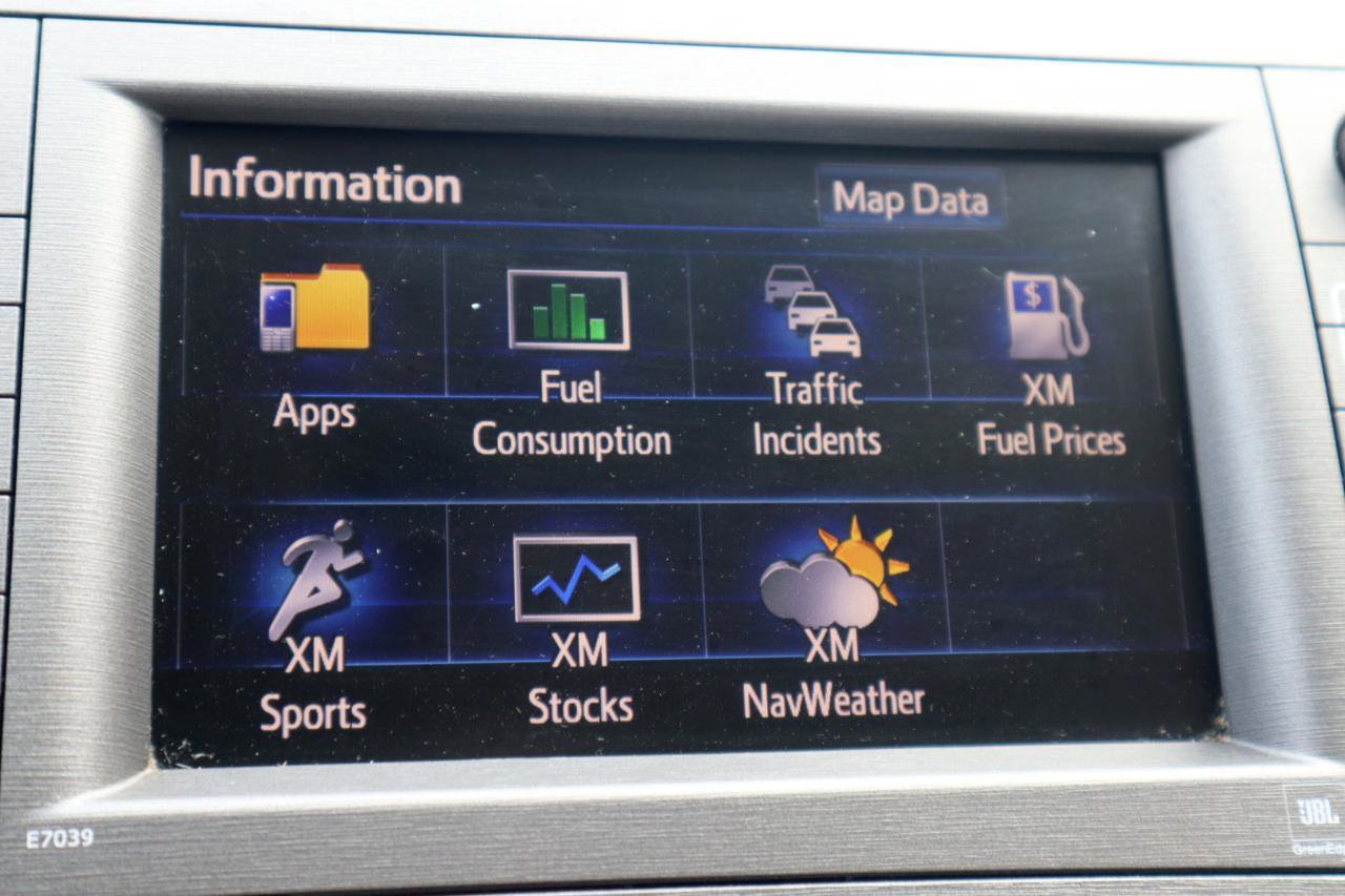 Used 2015 Toyota Prius Four w/ Deluxe Solar Roof Package image 82