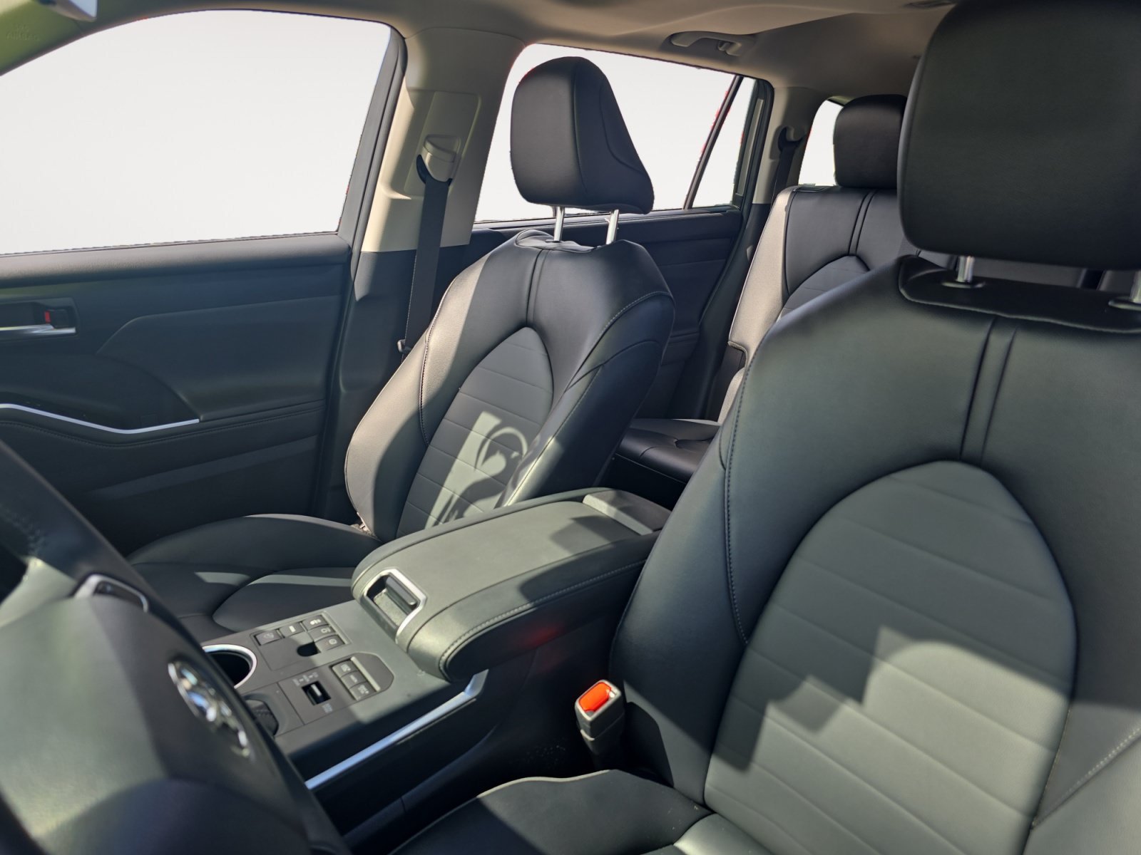 Certified 2026 Toyota Highlander XLE AWD/4WD image 9