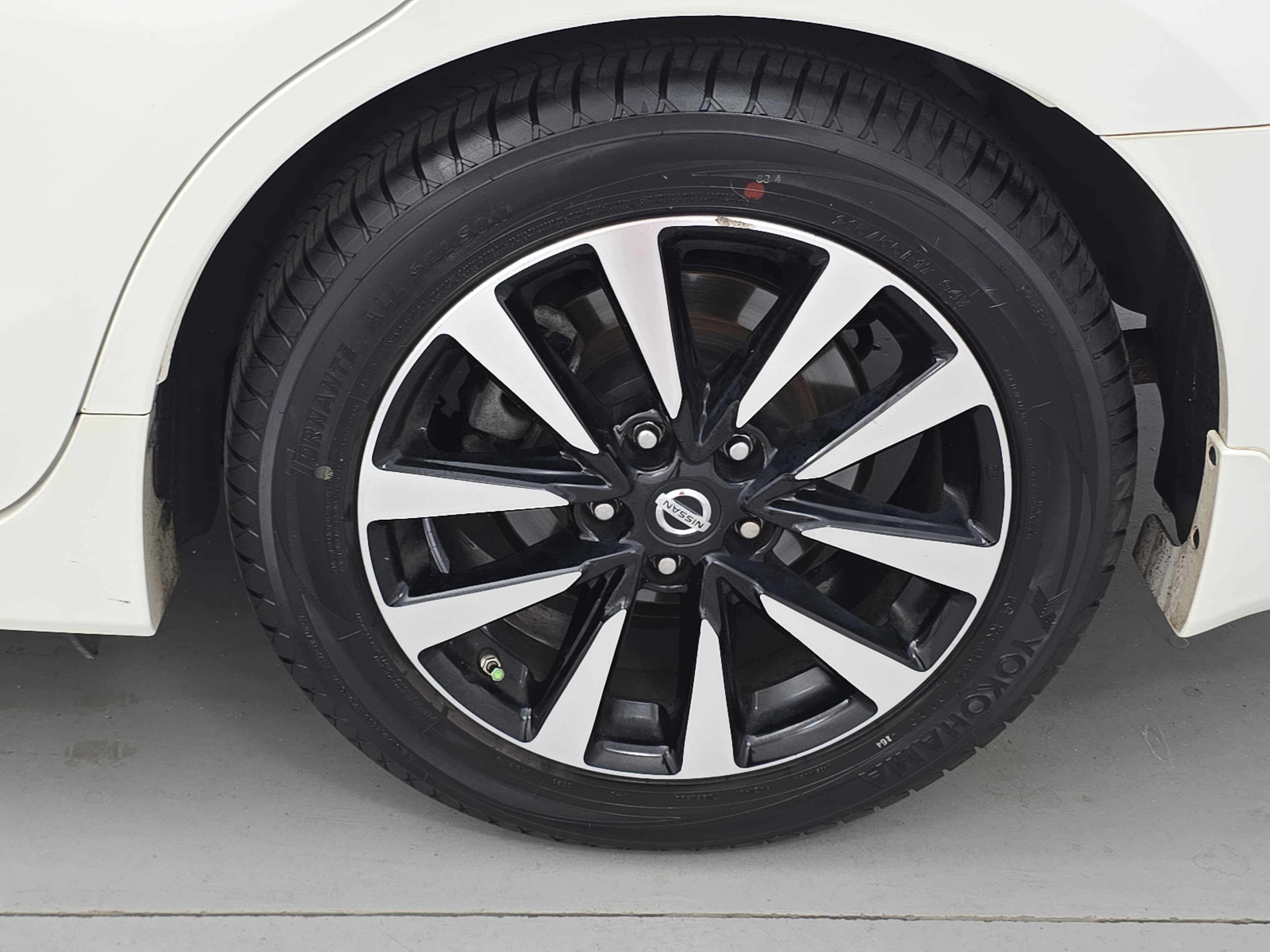 Certified 2018 Nissan Altima 2.5 SV w/ 2.5 SV Technology Package FWD image 32