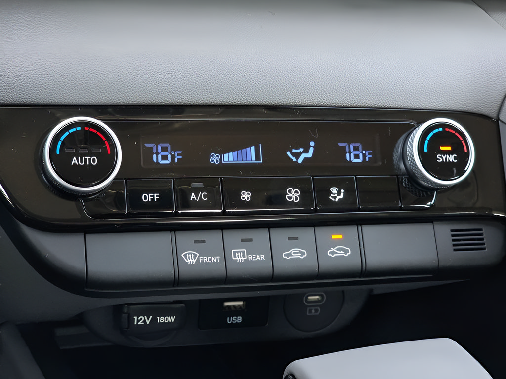 New 2026 Hyundai Elantra Sport FWD image 20