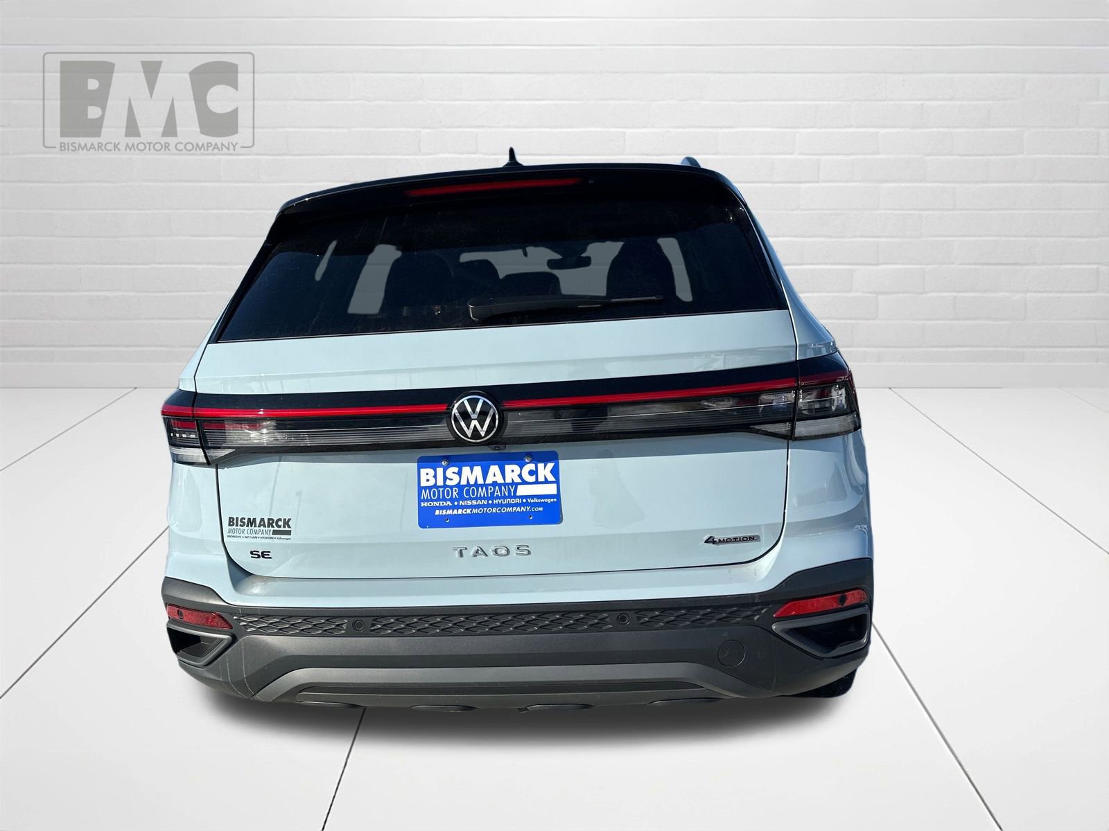 New 2026 Volkswagen Taos SE image 9