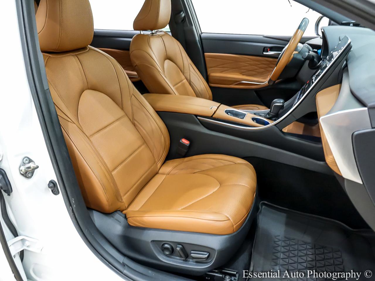 Used 2019 Toyota Avalon Limited image 24