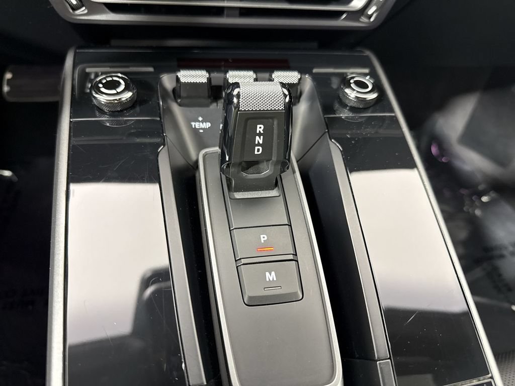 Certified 2024 Porsche 911 Carrera 4 AWD/4WD image 33