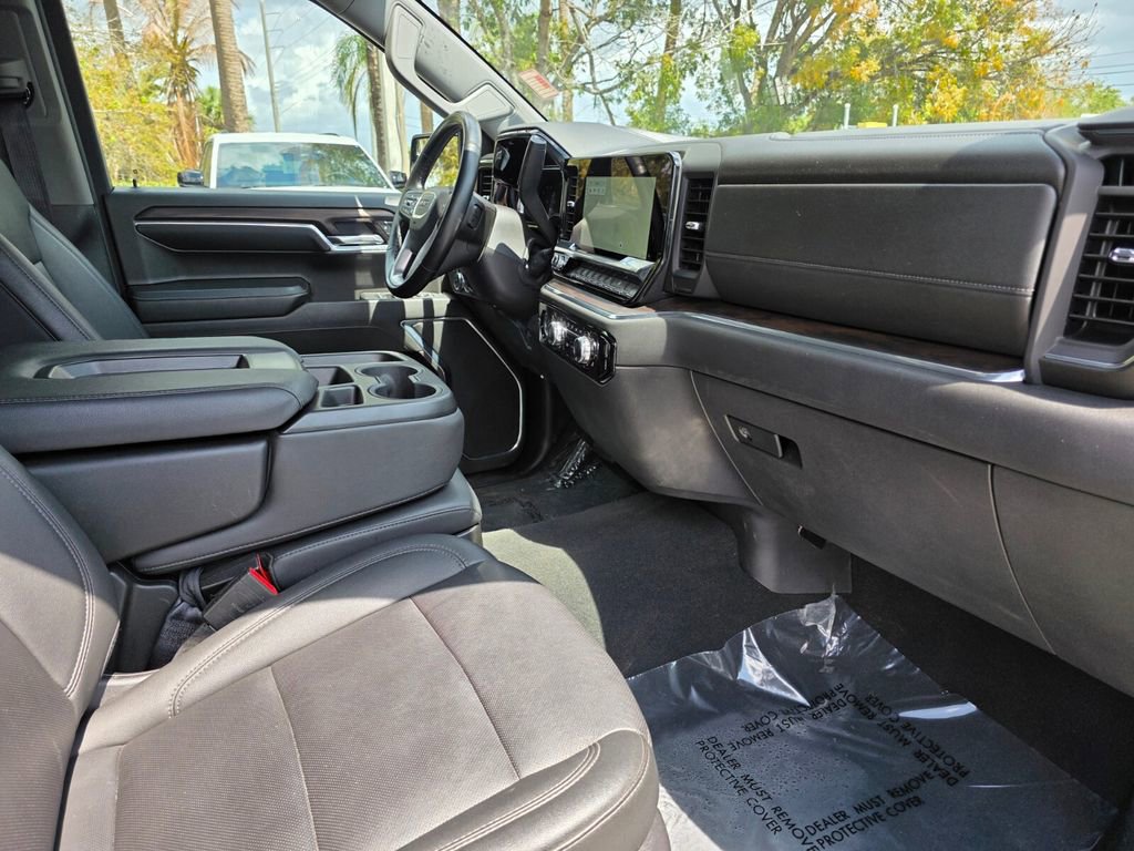 Used 2024 GMC Sierra 1500 SLT AWD/4WD image 9