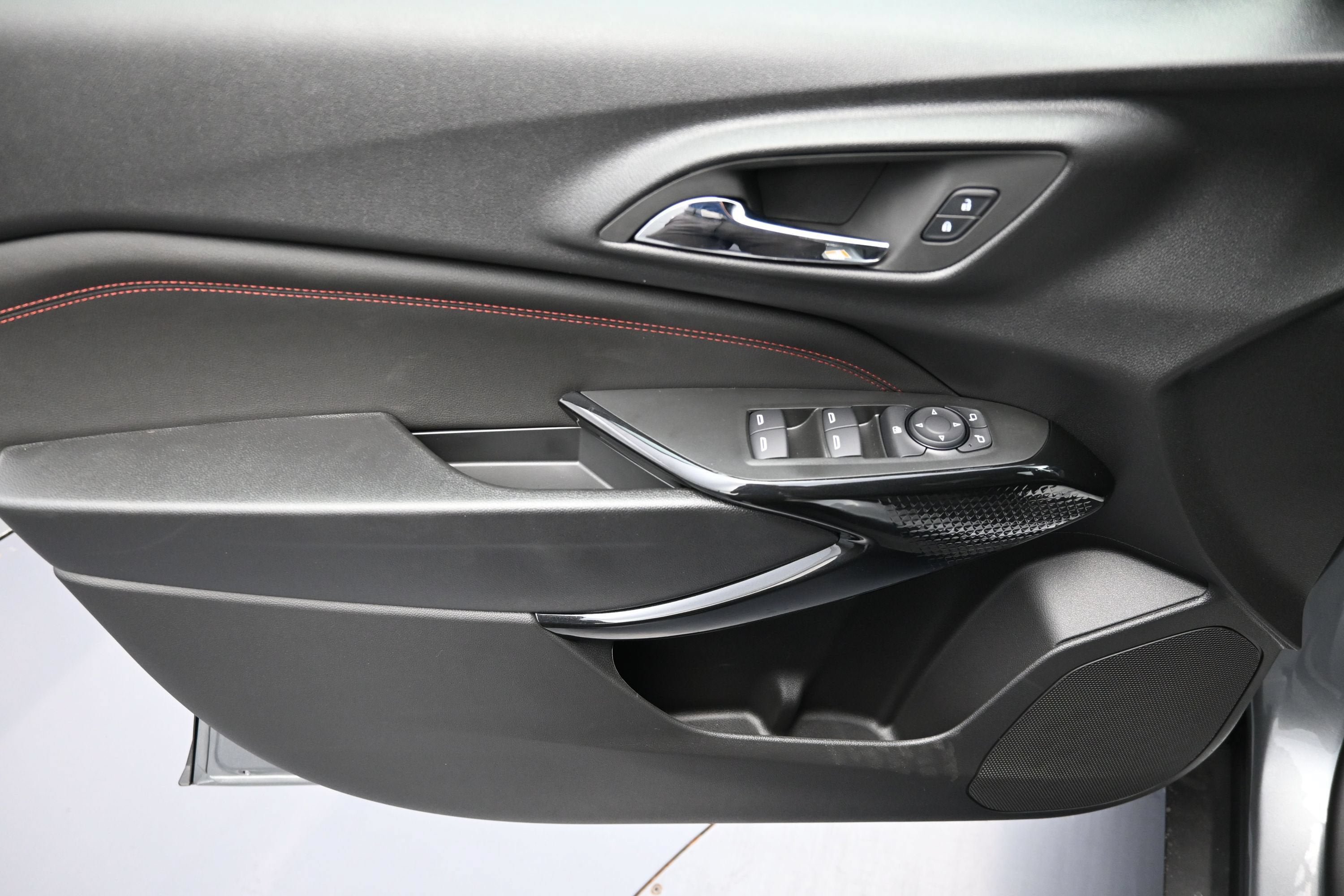 New 2026 Chevrolet Trax RS w/ Driver Confidence Package FWD image 25