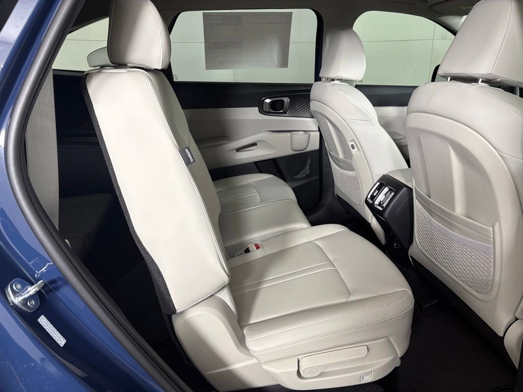 New 2026 Kia Sorento S w/ S Panoramic Sunroof Package FWD image 16