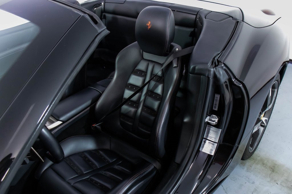 Used 2014 Ferrari California image 6