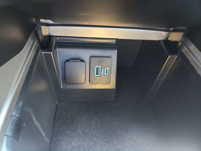 Certified 2021 Ford Explorer XLT w/ Equipment Group 202A image 24