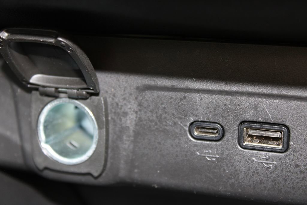 Used 2025 Chevrolet Trax LT image 42