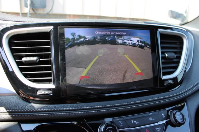 Used 2023 Chrysler Pacifica Touring-L w/ S Appearance Package AWD/4WD image 20