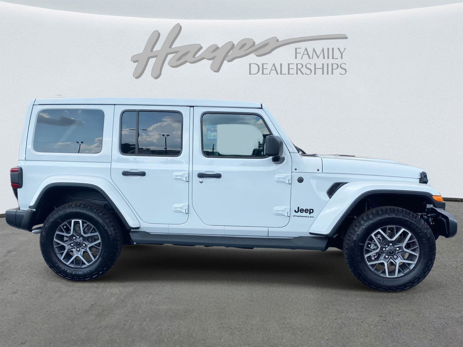 New 2025 Jeep Wrangler Sahara video 3