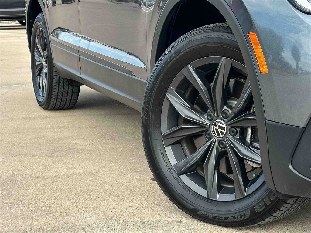 Used 2024 Volkswagen Tiguan SE image 9