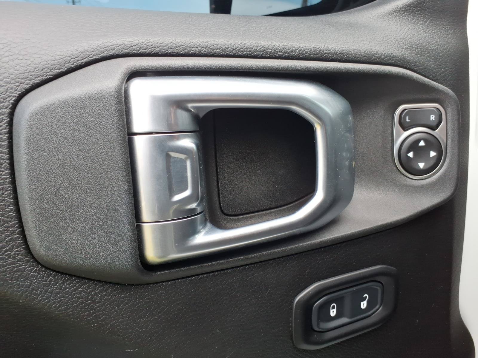 Used 2023 Jeep Gladiator Mojave w/ Cold Weather Group AWD/4WD image 20