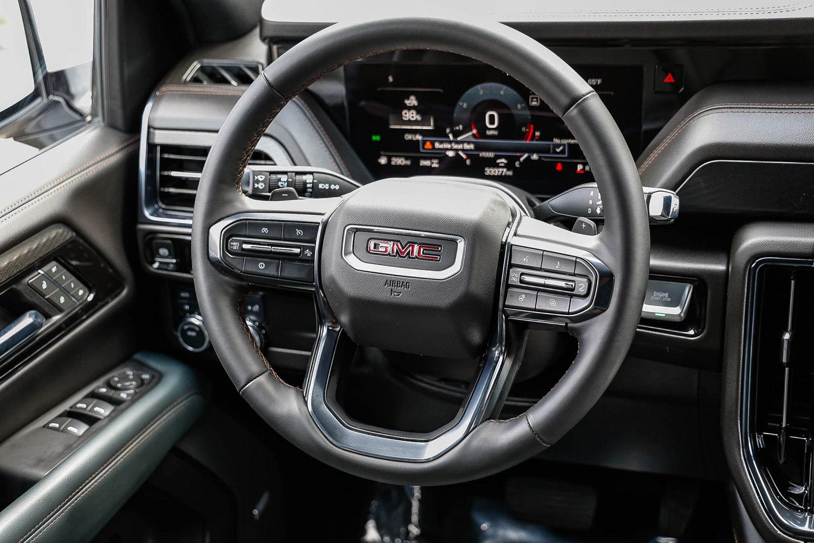 Used 2025 GMC Yukon XL AT4 image 13