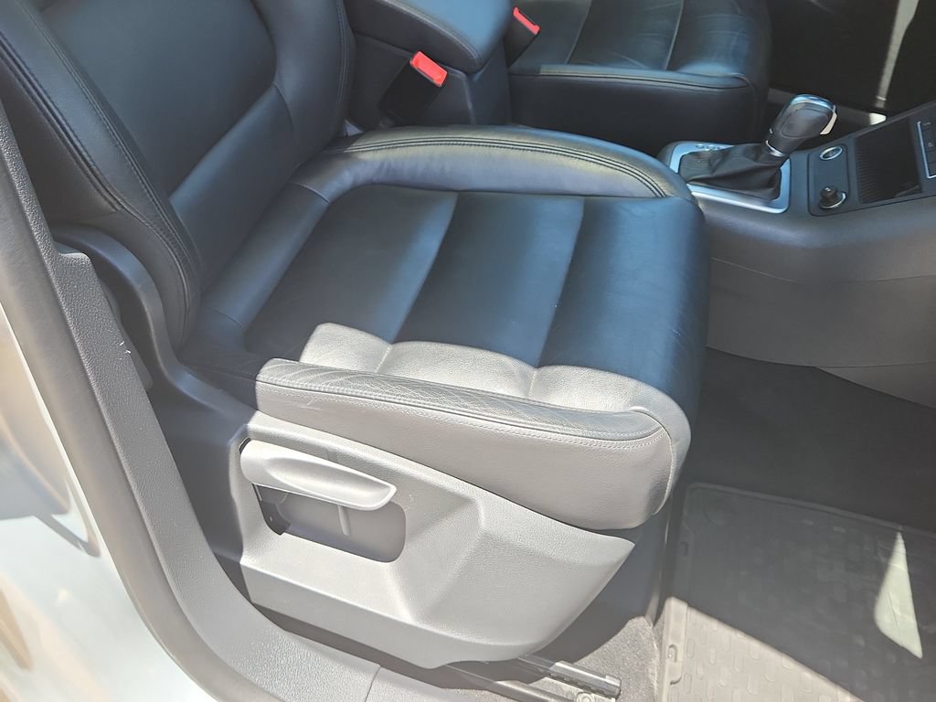 Used 2011 Volkswagen Tiguan S AWD/4WD image 16