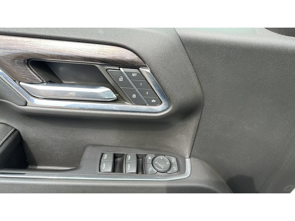 Used 2022 Chevrolet Silverado 1500 LTZ AWD/4WD image 15