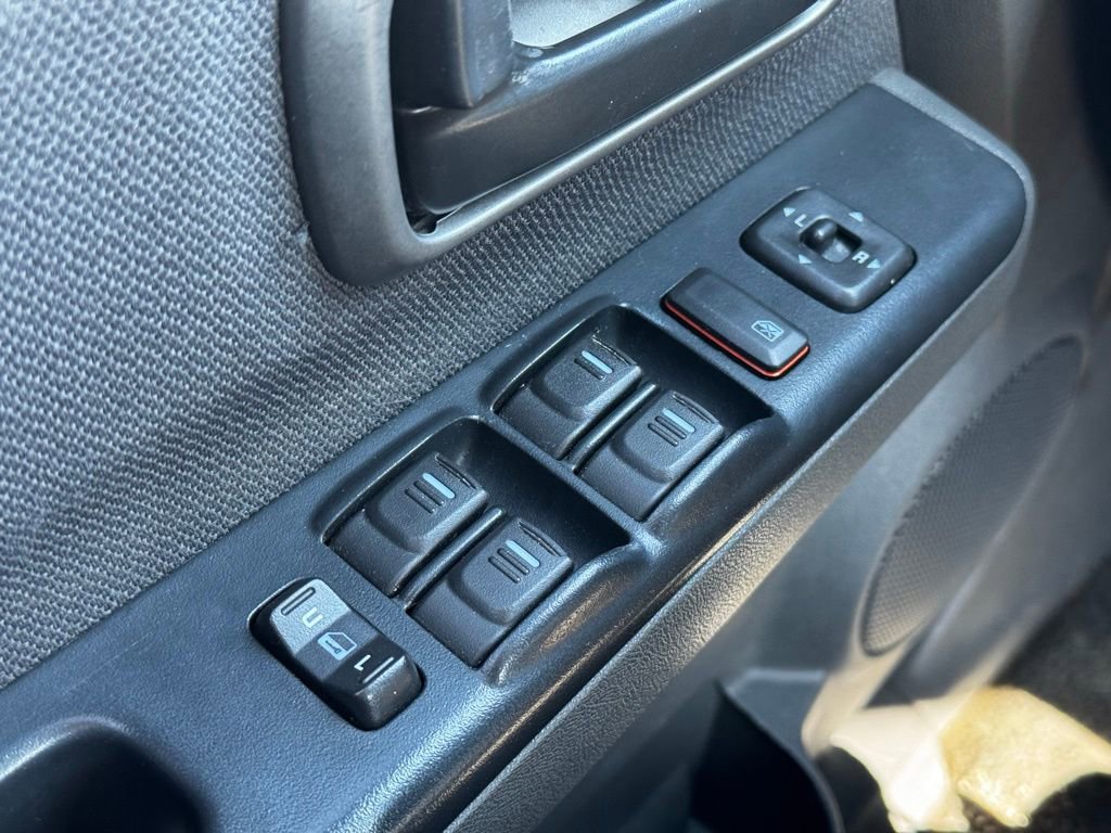 Used 2005 Chevrolet Colorado LS image 26