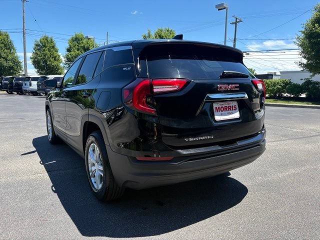 Used 2024 GMC Terrain SLE w/ LPO, Floor Liner Package FWD image 4