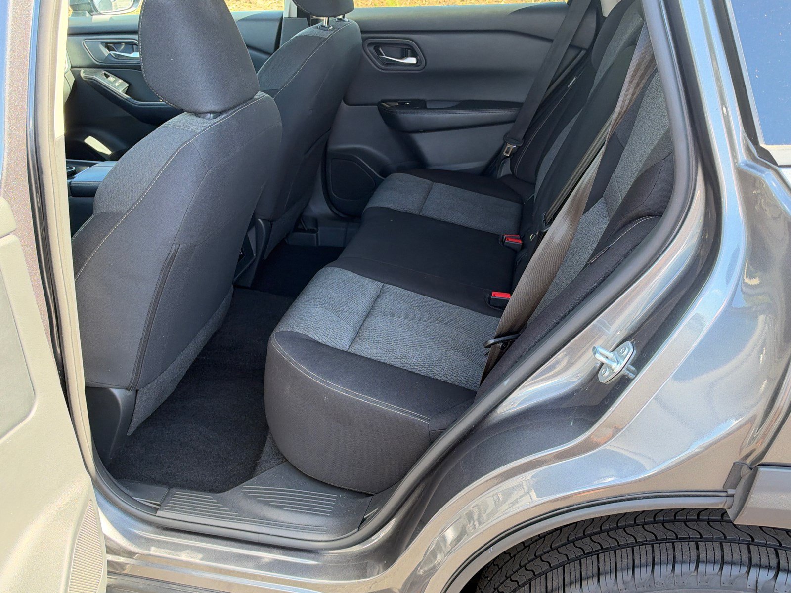 Used 2024 Nissan Rogue SV AWD/4WD image 21