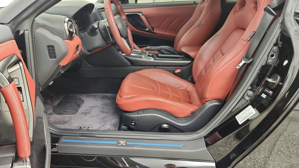 Used 2020 Nissan GT-R Premium w/ Premium Interior Package AWD/4WD image 26