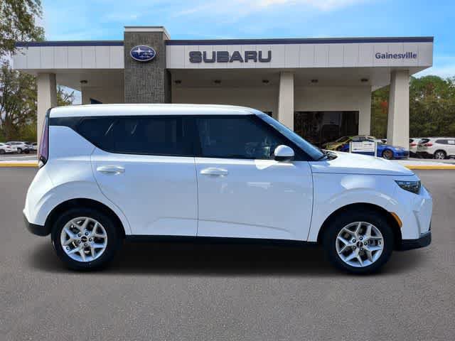 Used 2025 Kia Soul LX w/ LX Technology Package FWD image 7
