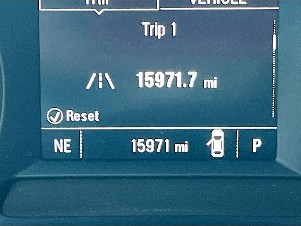 Used 2025 Chevrolet Trax LS w/ LS Convenience Package image 12