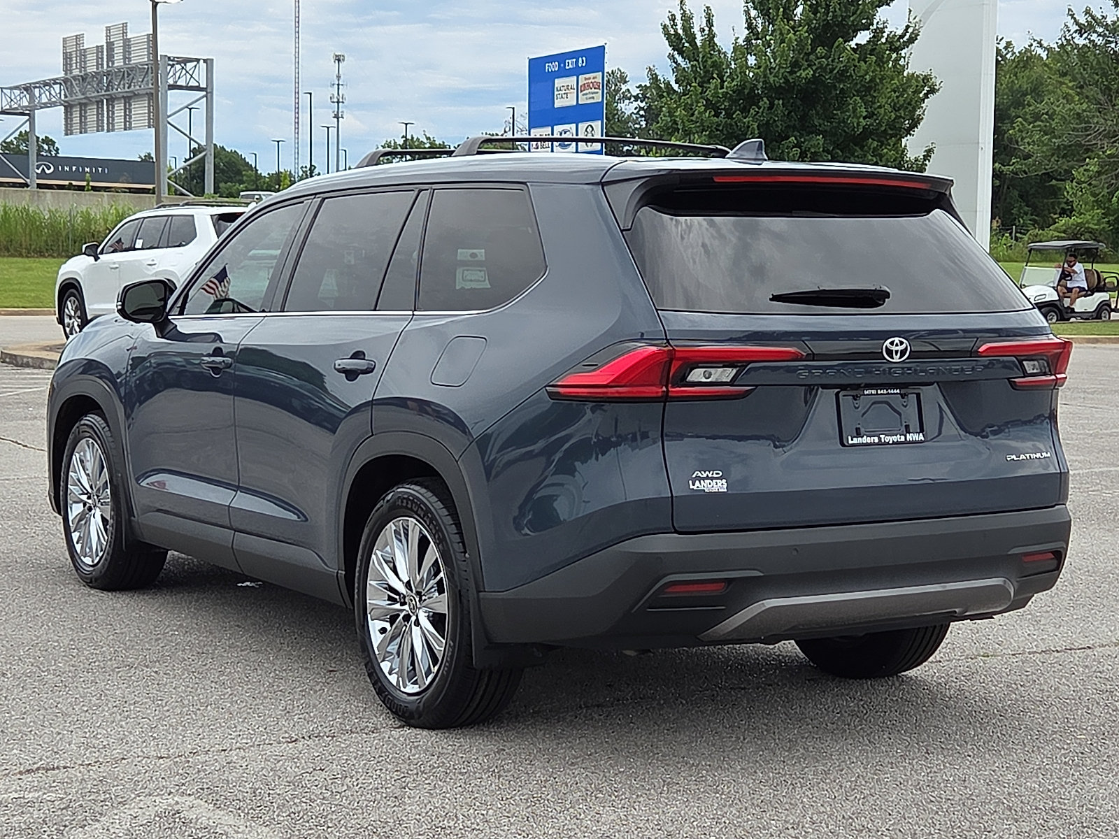 Used 2024 Toyota Grand Highlander AWD image 4