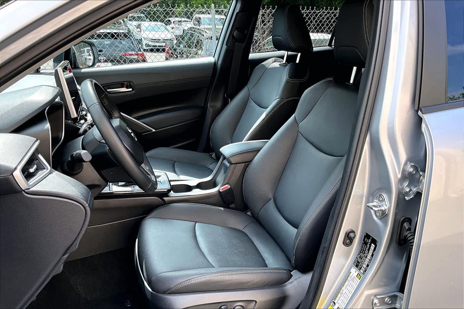 Certified 2026 Toyota Corolla Cross XLE w/ Convenience Package FWD image 8