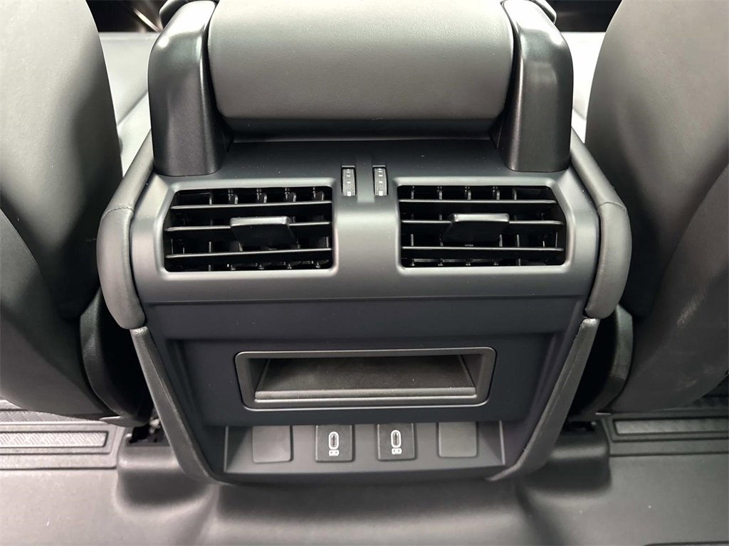 New 2026 Land Rover Defender 110 X-Dynamic SE image 16