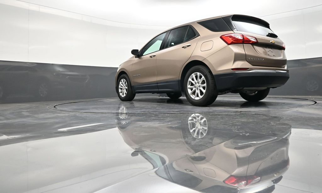Used 2018 Chevrolet Equinox LS image 22