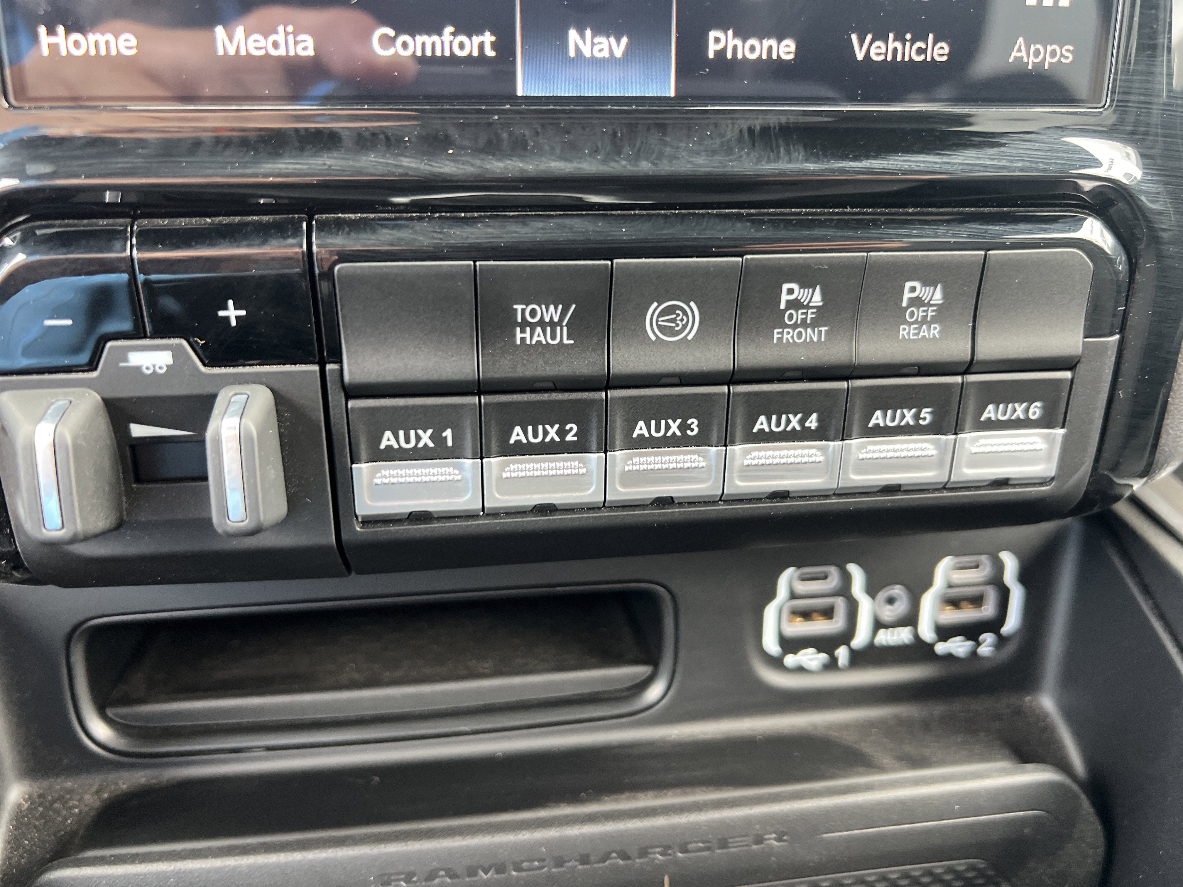 Used 2024 RAM 3500 Laramie w/ Night Edition image 26