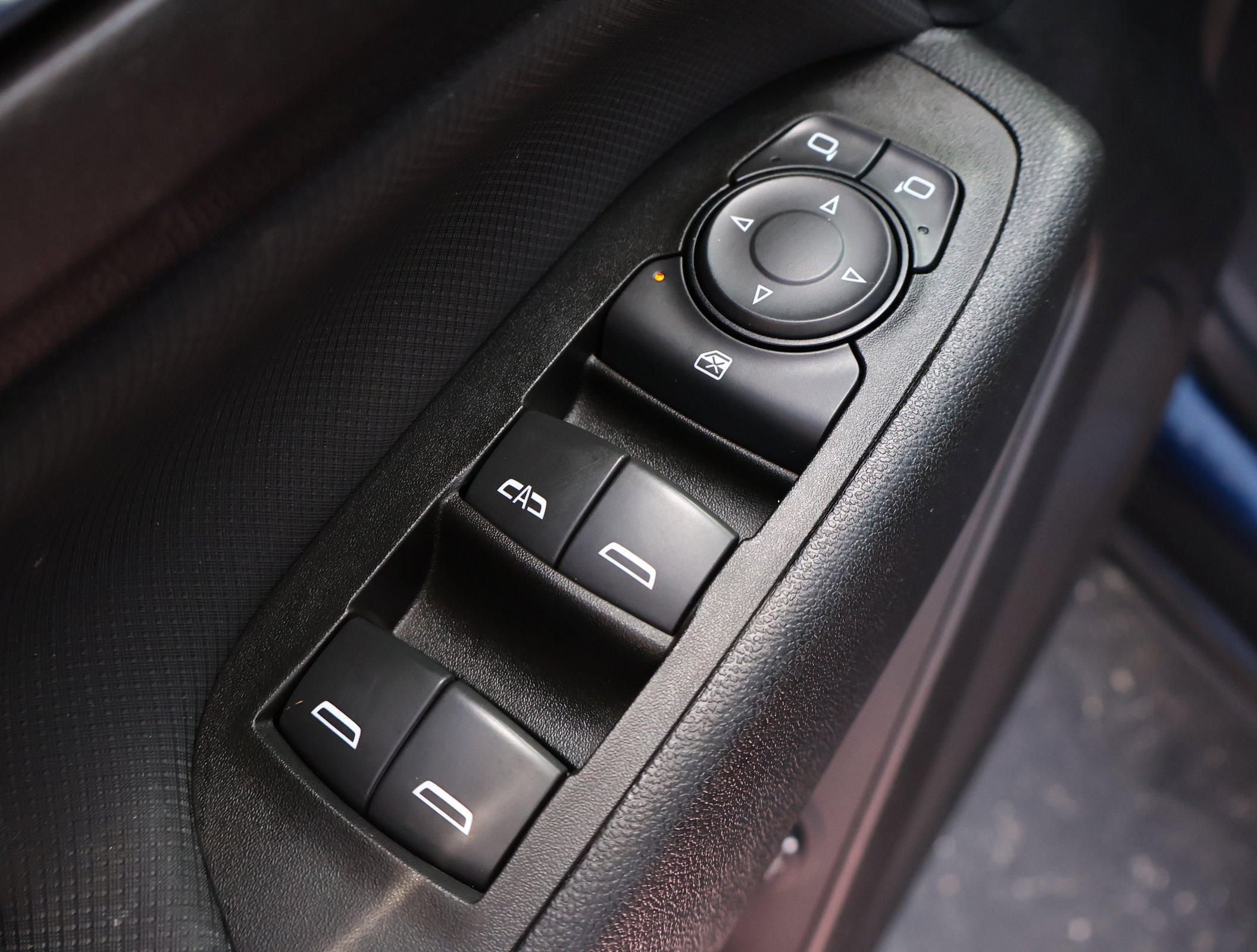 Used 2022 Chevrolet Equinox RS w/ Infotainment Package image 8