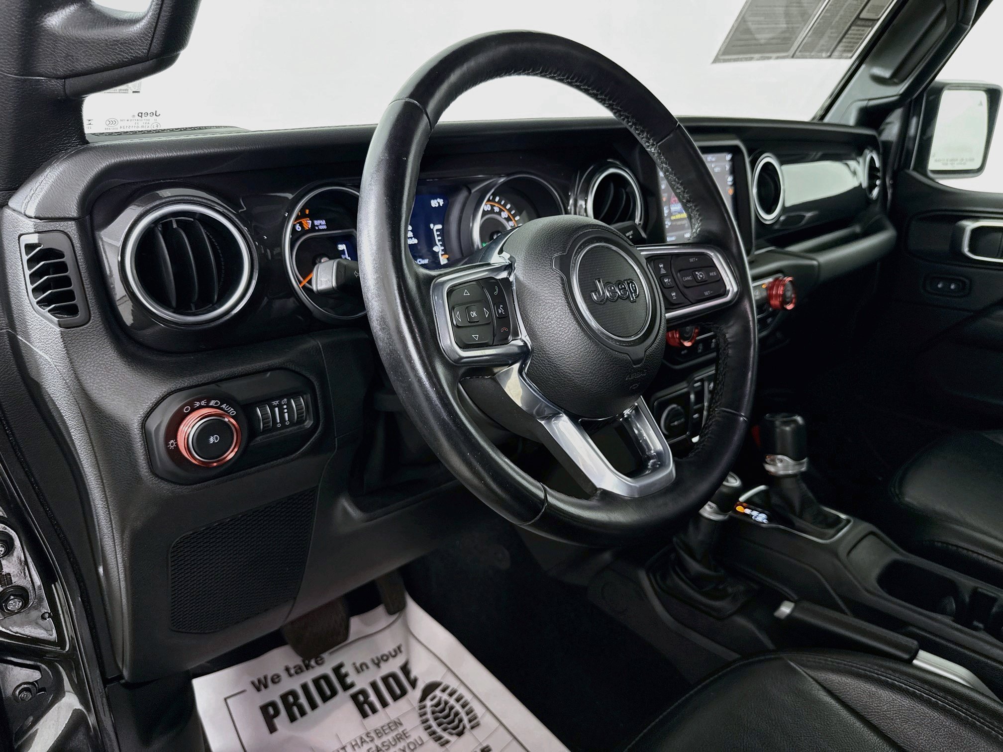 Used 2020 Jeep Wrangler Unlimited Sahara AWD/4WD image 9