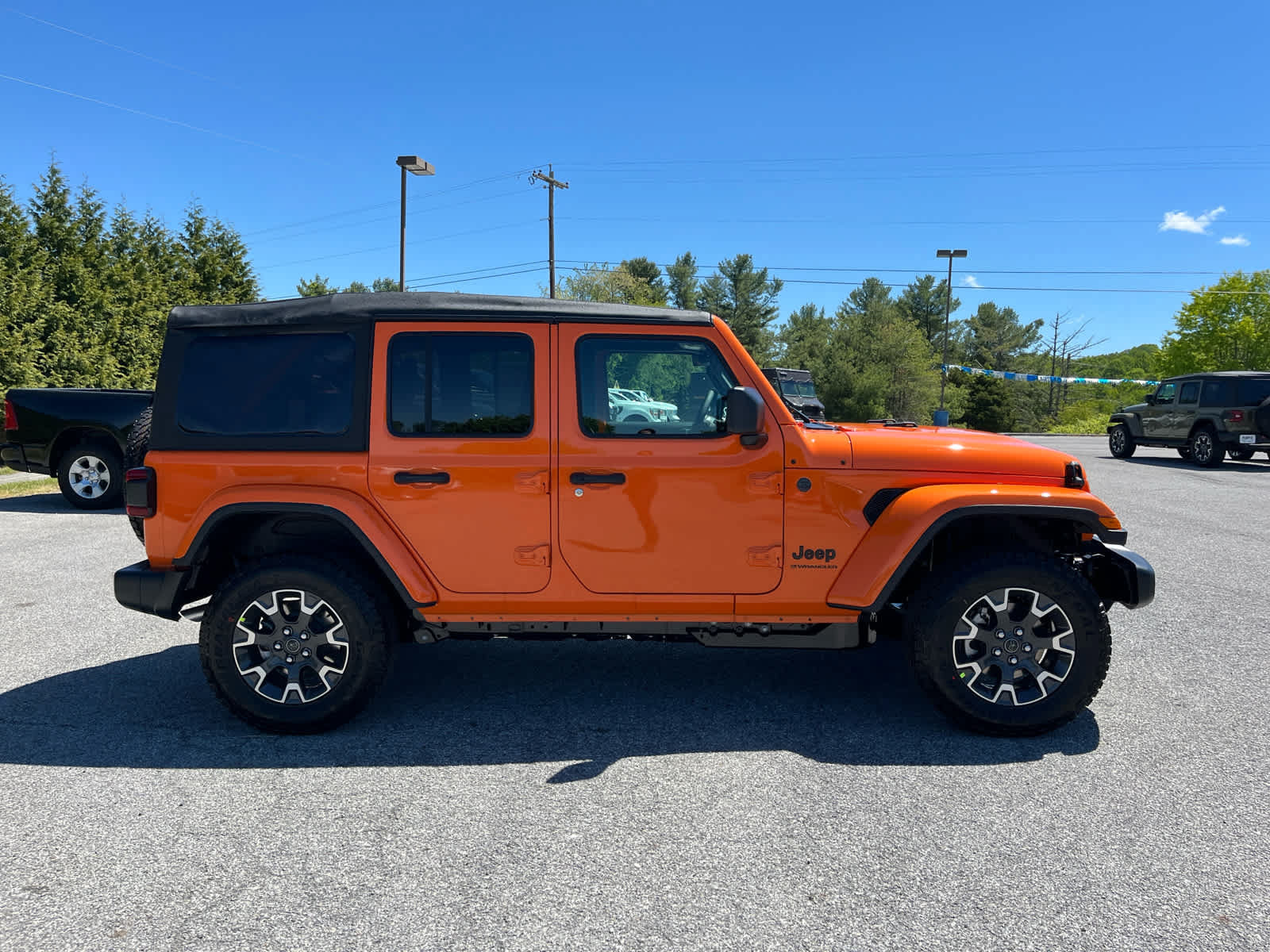 New 2026 Jeep Wrangler Unlimited Sahara AWD/4WD image 2