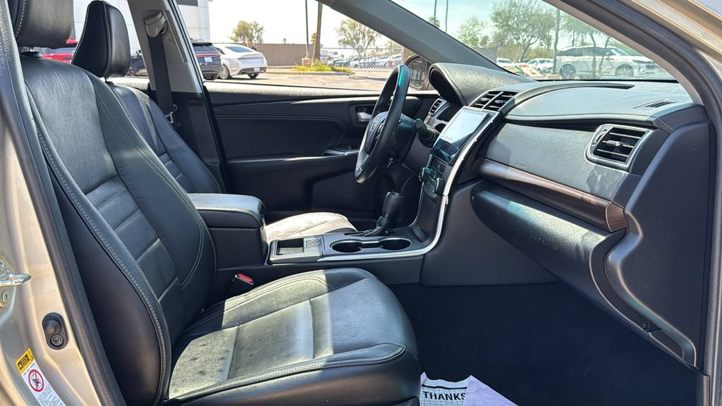 Used 2017 Toyota Camry XLE w/ Moonroof Package FWD image 25
