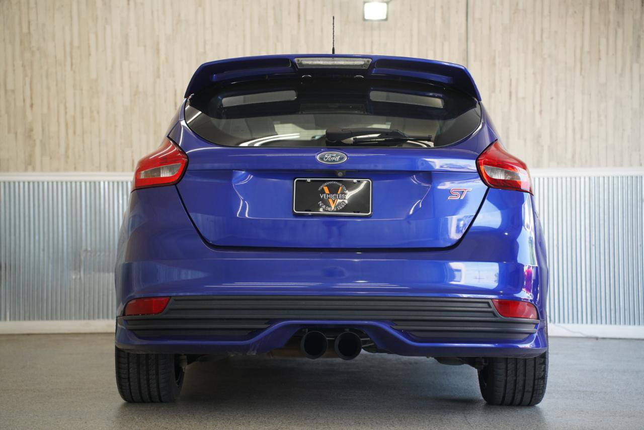 Used 2015 Ford Focus ST FWD image 9