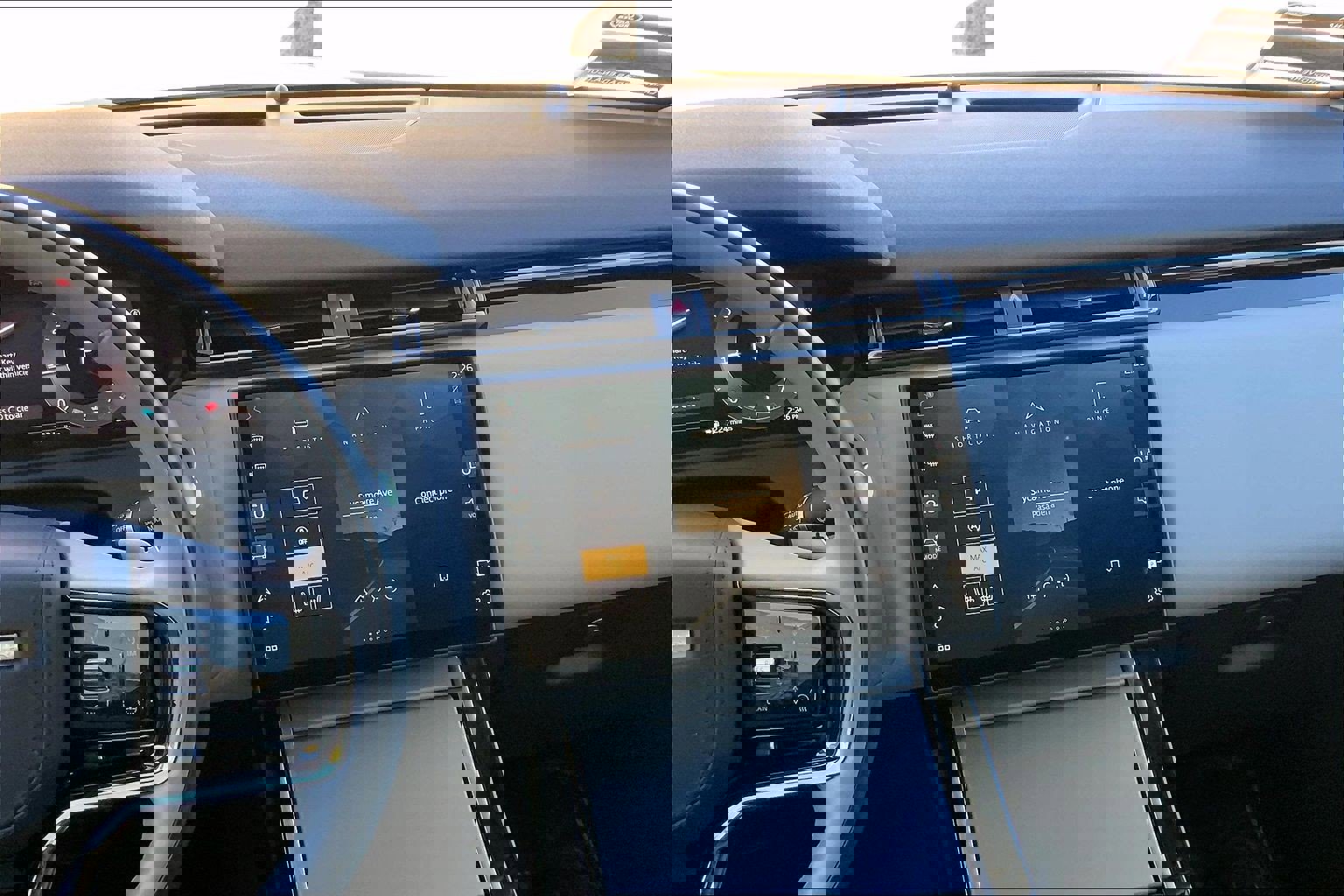 Used 2025 Land Rover Range Rover Velar S image 6